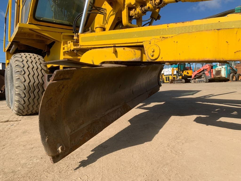 MBU G130A - Gréder: 5 kép. MBU G130A - Gréder: 5 kép.