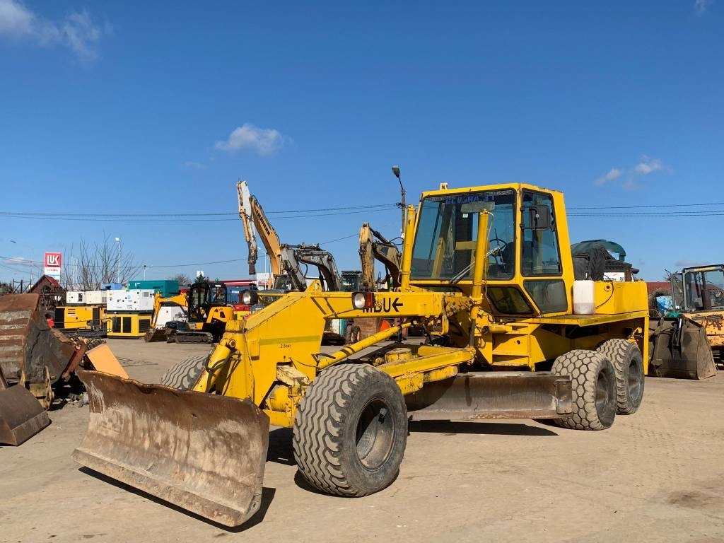 MBU G130A - Gréder: 1 kép. MBU G130A - Gréder: 1 kép.