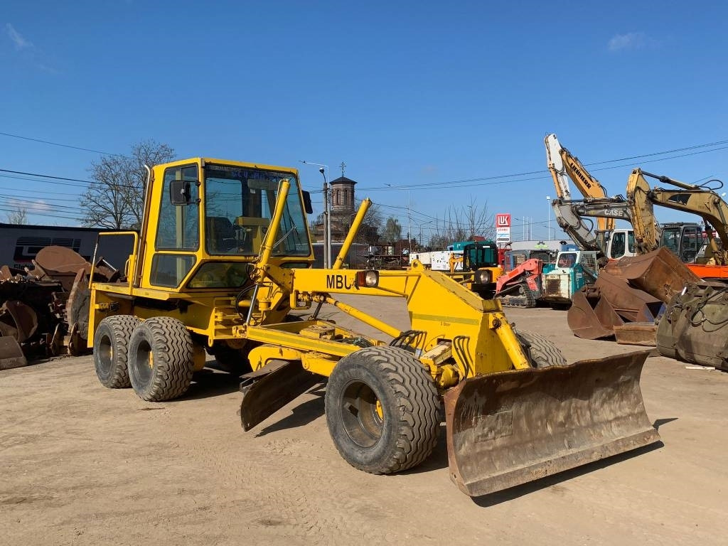 MBU G130A - Gréder: 2 kép. MBU G130A - Gréder: 2 kép.