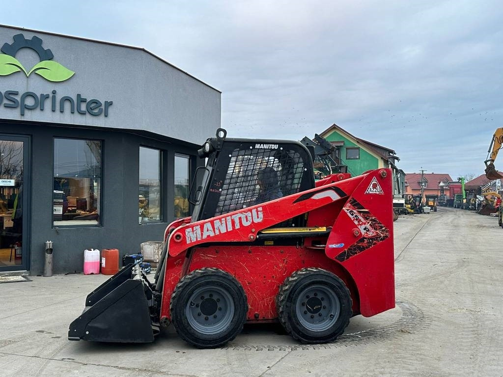 Manitou 1650R - Mini homlokrakodó: 2 kép. Manitou 1650R - Mini homlokrakodó: 2 kép.