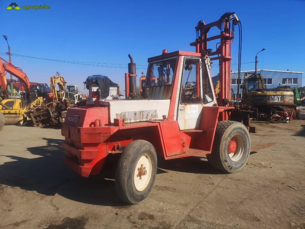 Manitou MB 60 H - Terepjáró képességű targoncá: 3 kép. Manitou MB 60 H - Terepjáró képességű targoncá: 3 kép.