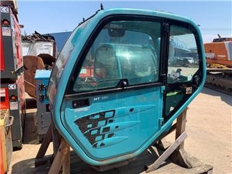 Manitou MT 932 CABIN - Fülke - Mezőgazdasági gépek: 1 kép. Manitou MT 932 CABIN - Fülke - Mezőgazdasági gépek: 1 kép.