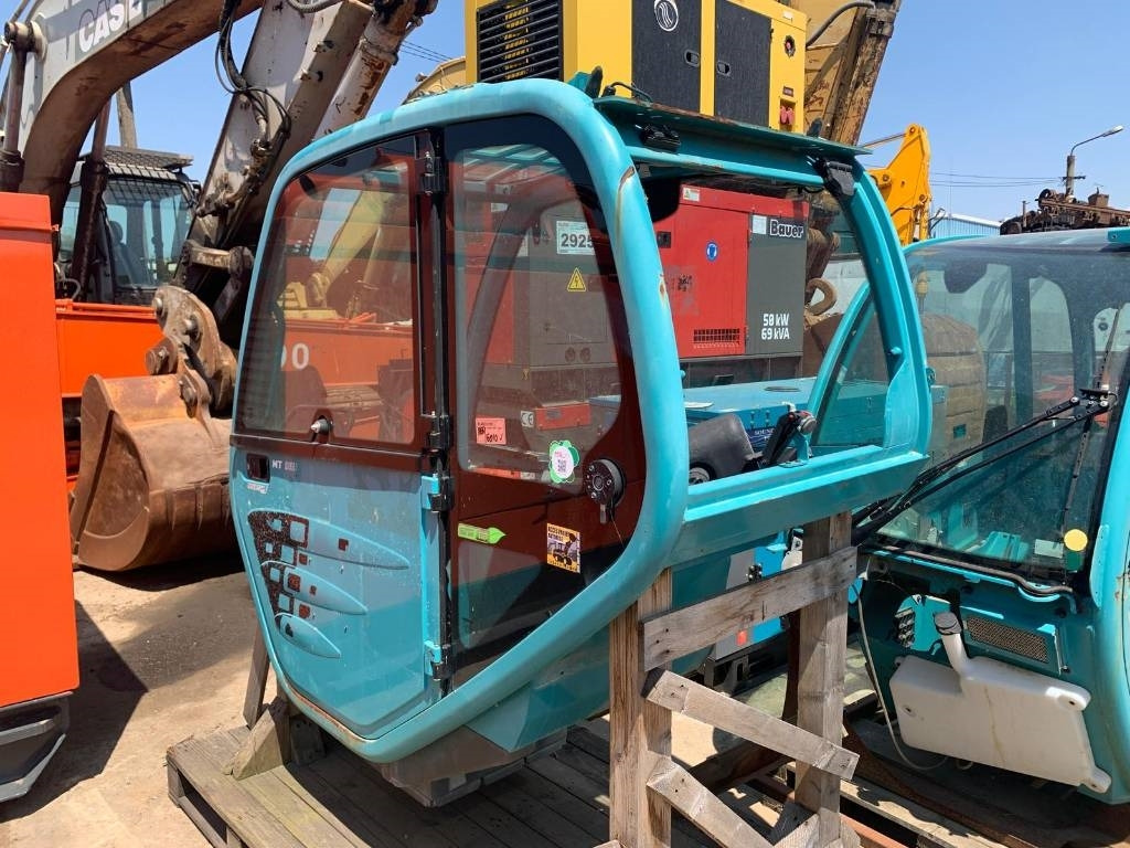 Manitou MT 932 CABIN - Fülke - Mezőgazdasági gépek: 2 kép. Manitou MT 932 CABIN - Fülke - Mezőgazdasági gépek: 2 kép.