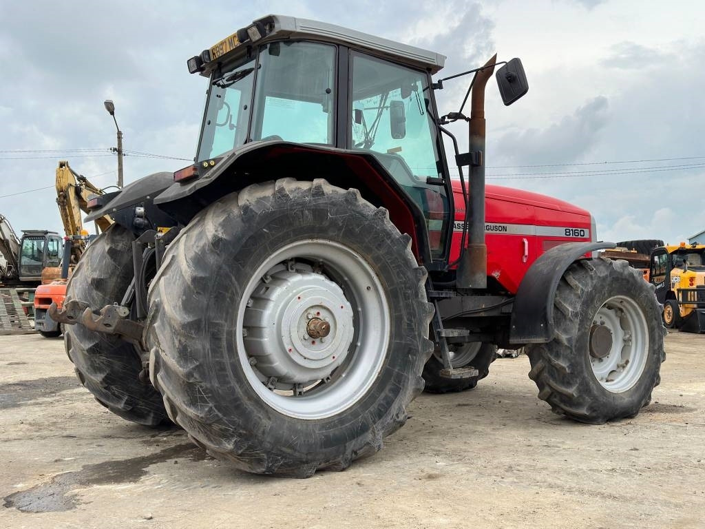 Massey Ferguson 8160 - Traktor: 3 kép. Massey Ferguson 8160 - Traktor: 3 kép.