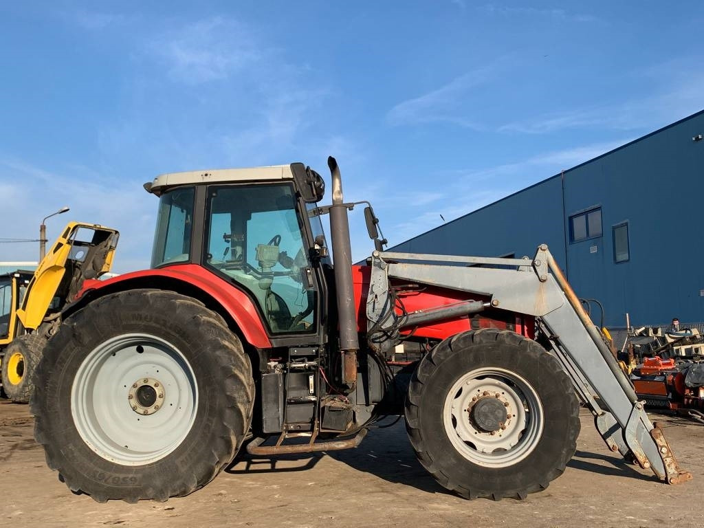 Massey Ferguson MF7485 - Traktor: 5 kép. Massey Ferguson MF7485 - Traktor: 5 kép.