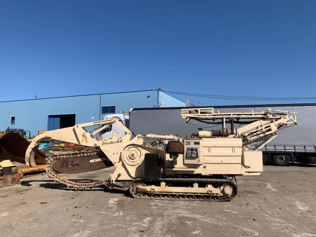 Mastenbroek 1012 - Árokásó: 5 kép. Mastenbroek 1012 - Árokásó: 5 kép.