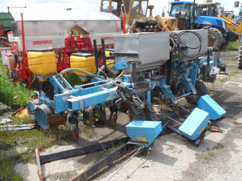 MaterMacc 6 - Precíziós vetőgép: 2 kép. MaterMacc 6 - Precíziós vetőgép: 2 kép.