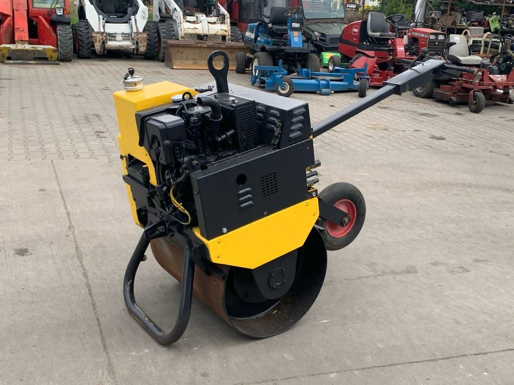 Mecalac MBR 71 - Minihenger: 3 kép. Mecalac MBR 71 - Minihenger: 3 kép.