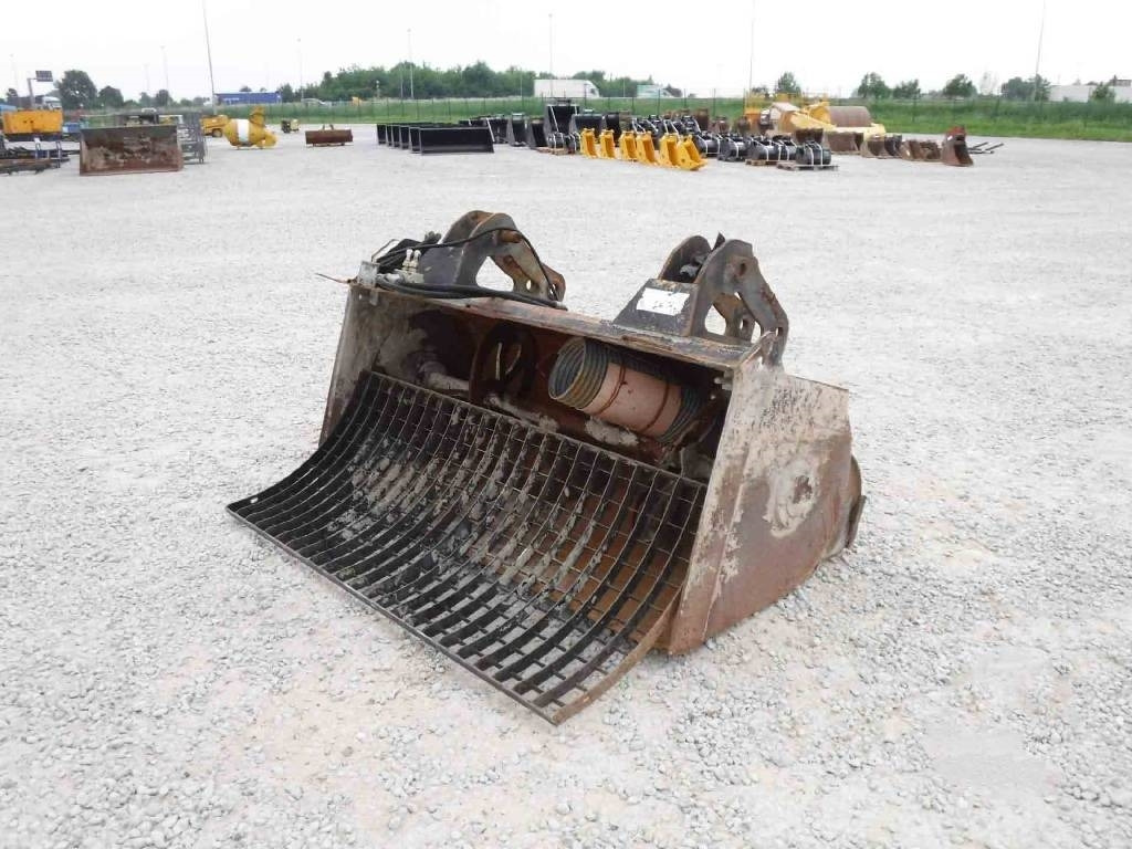 MetalmeccanicaModerna BM600 - Polip kanál - Építőipari gépek: 1 kép. MetalmeccanicaModerna BM600 - Polip kanál - Építőipari gépek: 1 kép.