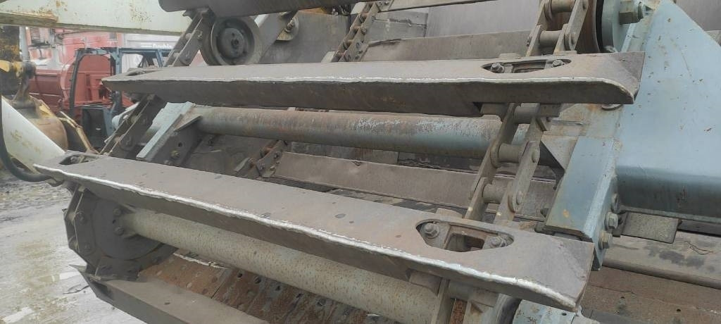 Michigan 110HT - Szkréper: 5 kép. Michigan 110HT - Szkréper: 5 kép.