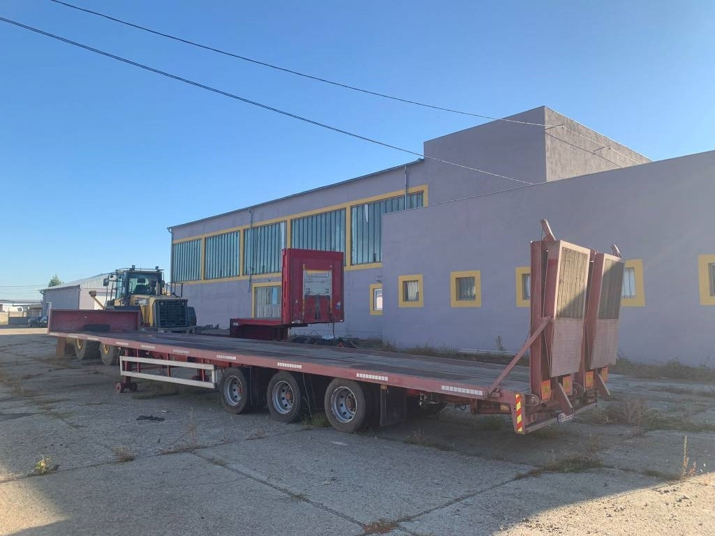 Montracon 3 Axles - Félpótkocsi mélybölcsős: 2 kép. Montracon 3 Axles - Félpótkocsi mélybölcsős: 2 kép.