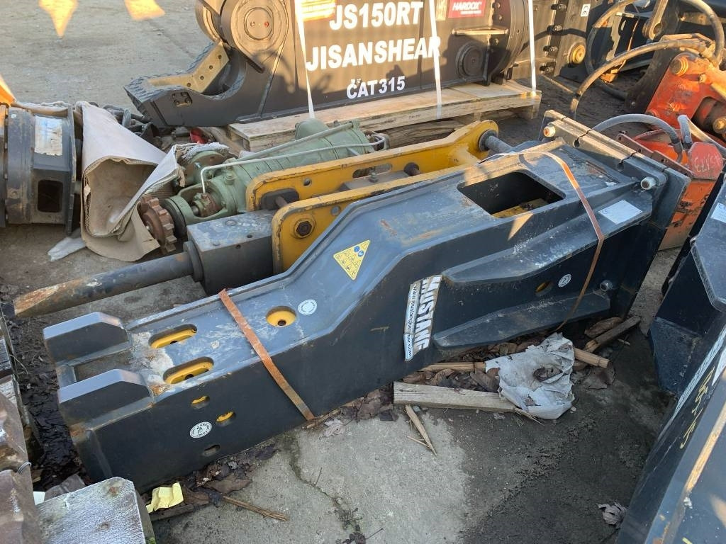 Mustang HM1300  - Hidraulikus törőfej - Építőipari gépek: 1 kép. Mustang HM1300  - Hidraulikus törőfej - Építőipari gépek: 1 kép.