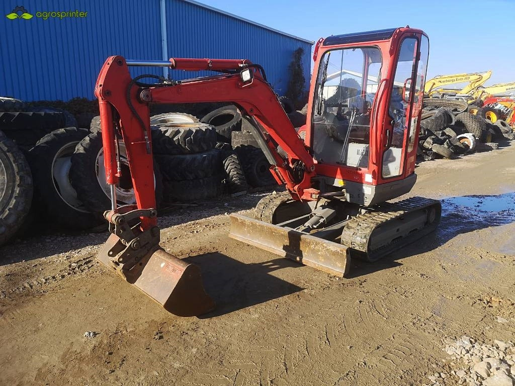 Neuson 28 Z 3 - Minikotró: 1 kép. Neuson 28 Z 3 - Minikotró: 1 kép.