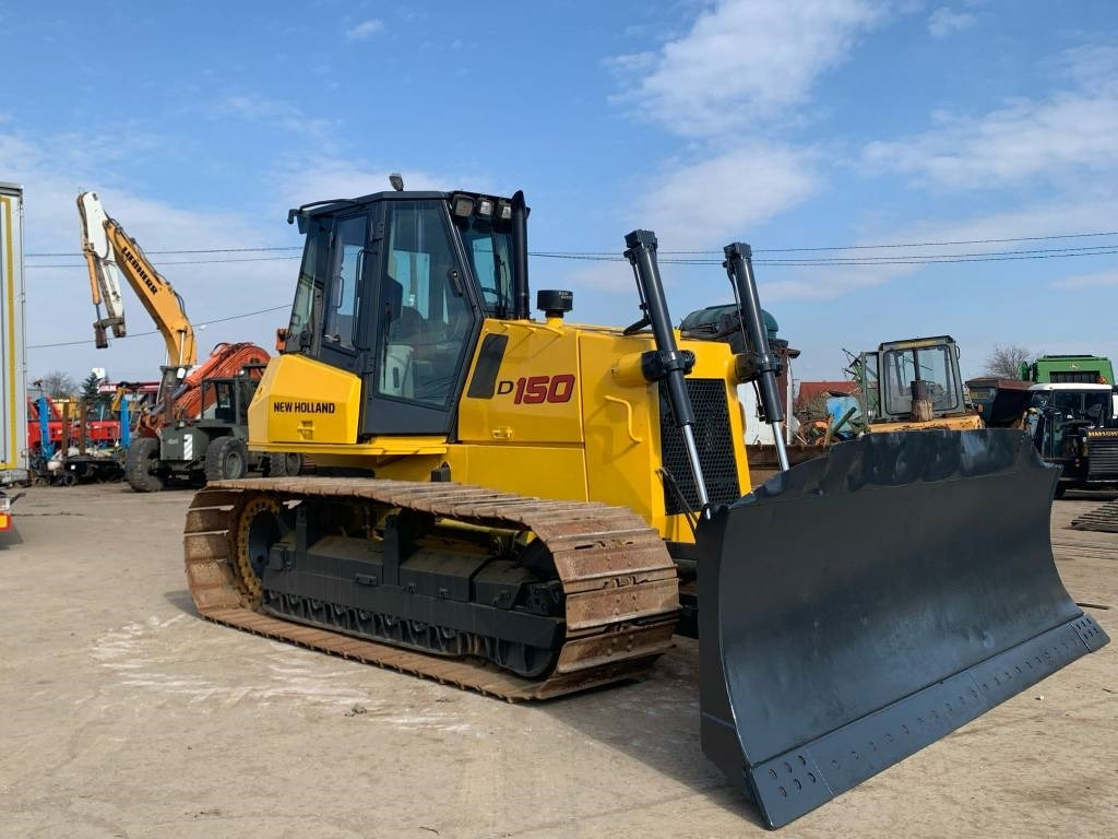 New Holland D 150 - Buldózer: 1 kép. New Holland D 150 - Buldózer: 1 kép.