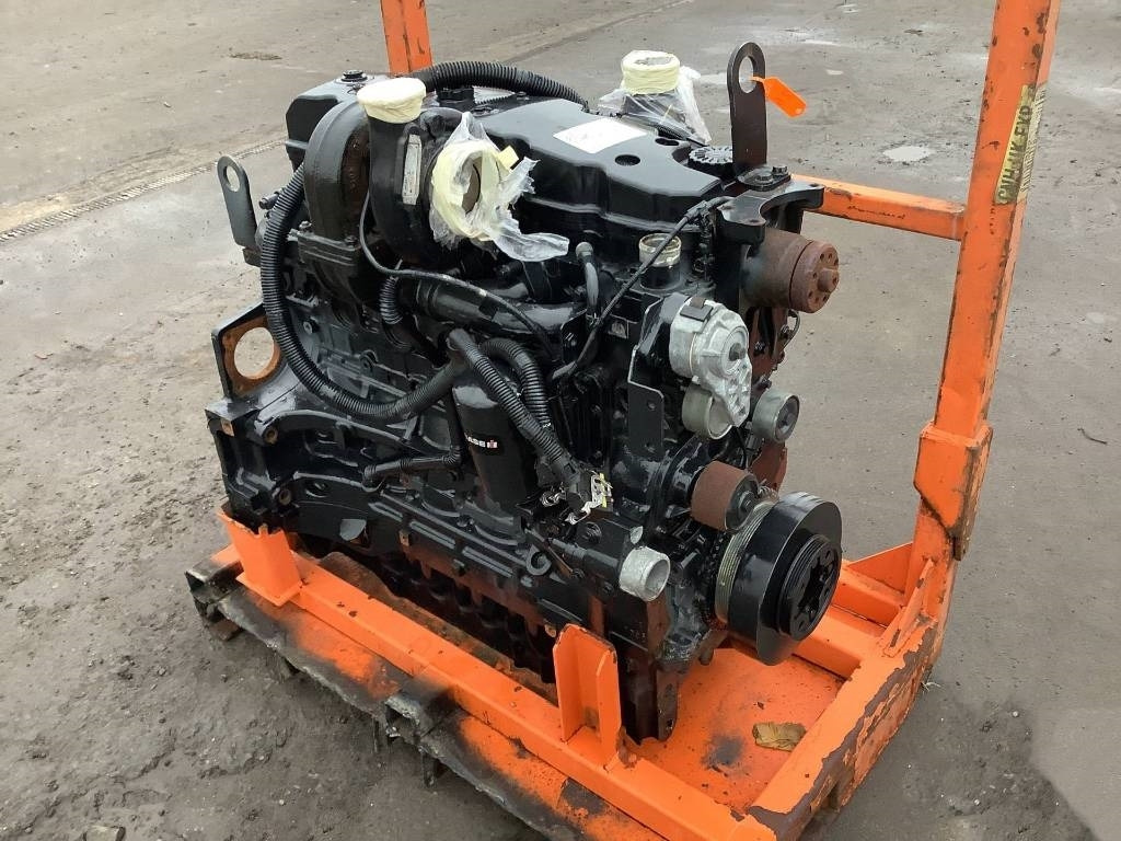 New Holland F4DFE613J*A0002 - Motor - Építőipari gépek: 1 kép. New Holland F4DFE613J*A0002 - Motor - Építőipari gépek: 1 kép.