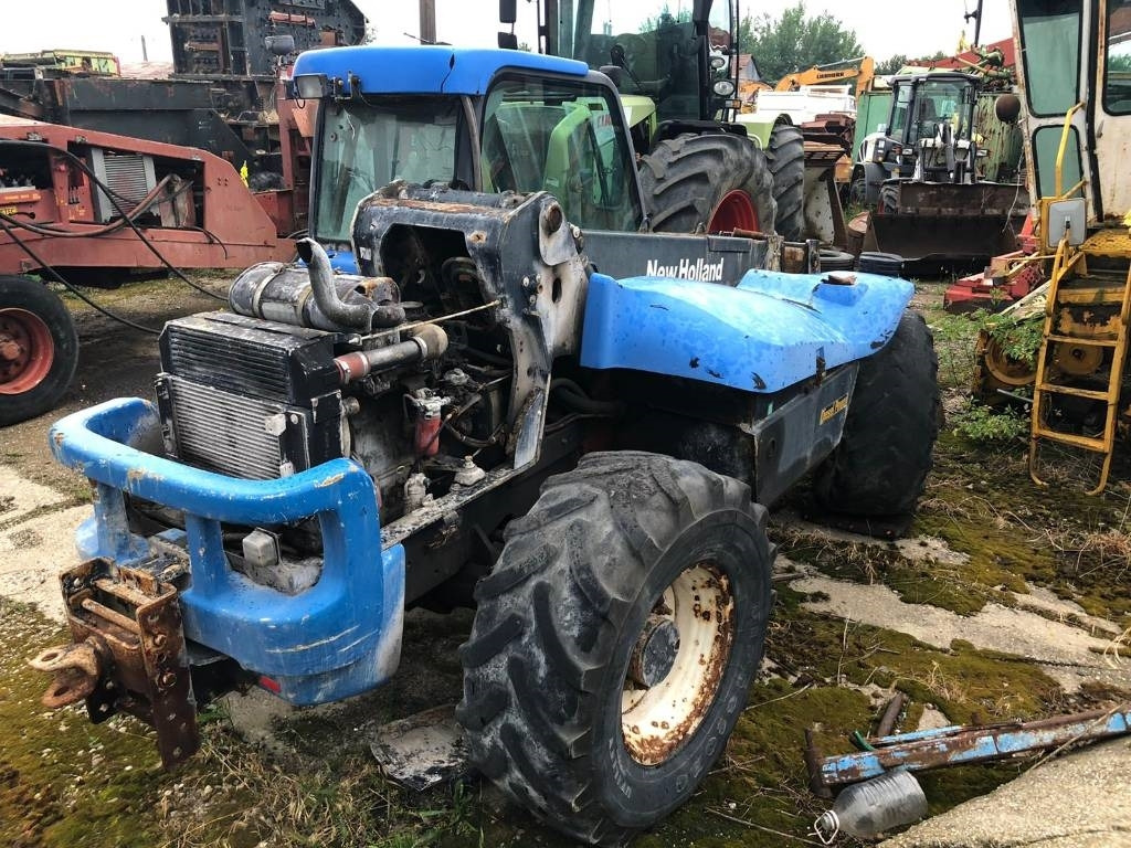 New Holland LM 435-410 FOR PARTS - Teleszkópos rakodó: 3 kép. New Holland LM 435-410 FOR PARTS - Teleszkópos rakodó: 3 kép.