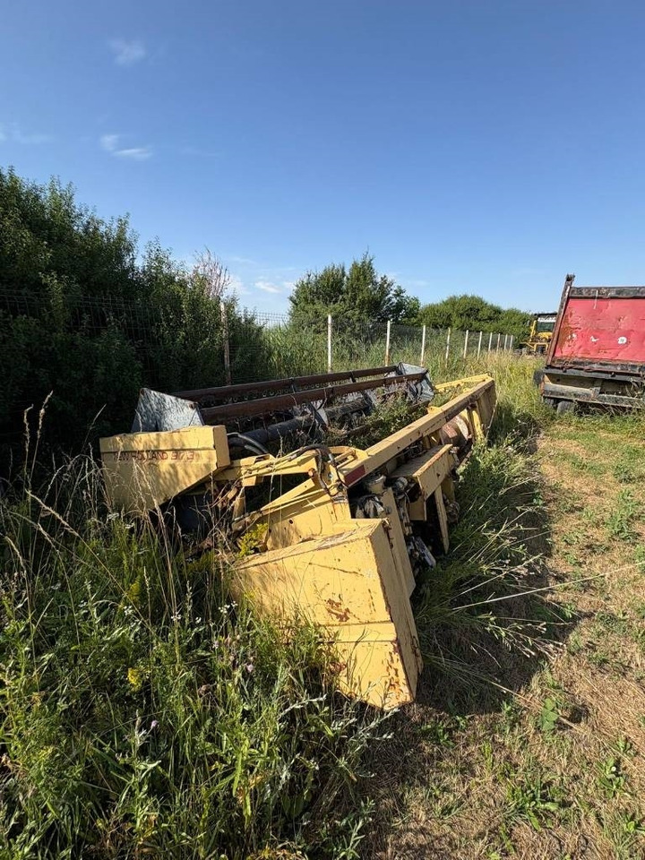 New Holland TF 44 - Kombájn: 5 kép. New Holland TF 44 - Kombájn: 5 kép.