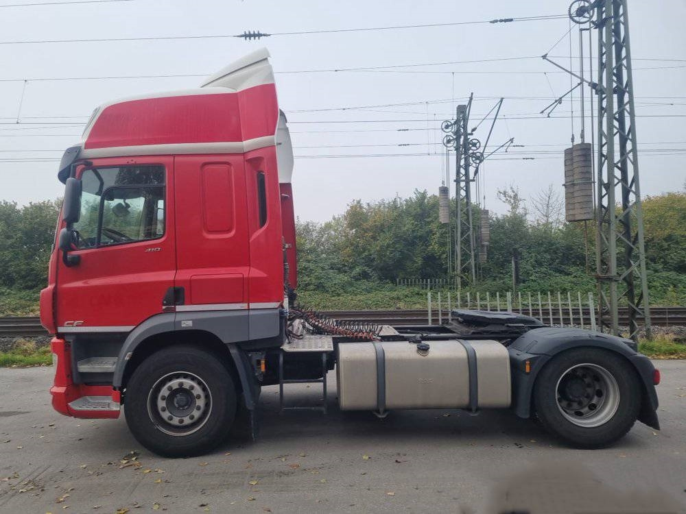 DAF CF 410 - Nyergesvontató: 2 kép. DAF CF 410 - Nyergesvontató: 2 kép.