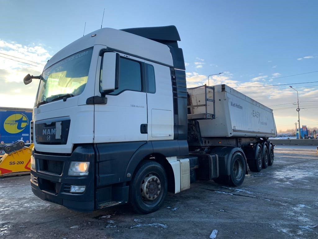 MAN TGX 18.440+Schmitz SKI 24 - Nyergesvontató: 2 kép. MAN TGX 18.440+Schmitz SKI 24 - Nyergesvontató: 2 kép.