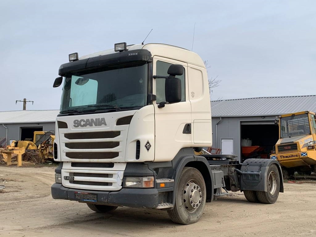 Scania R 420 - Nyergesvontató: 1 kép. Scania R 420 - Nyergesvontató: 1 kép.