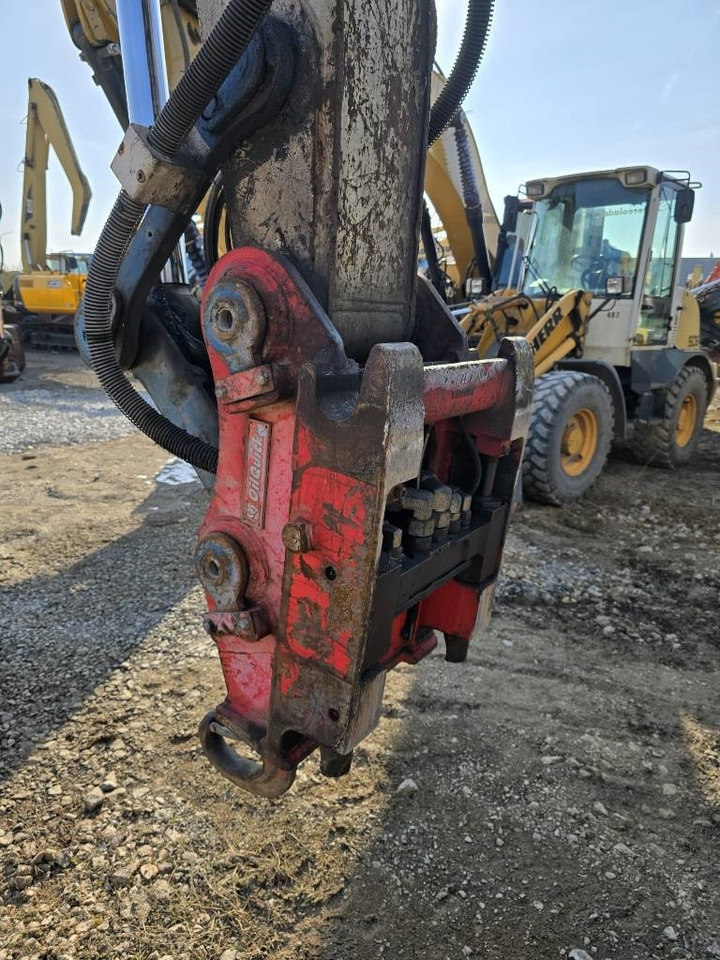 OilQuick OQ70-55 Quick Coupler - Gyorscsatlakozó: 1 kép. OilQuick OQ70-55 Quick Coupler - Gyorscsatlakozó: 1 kép.