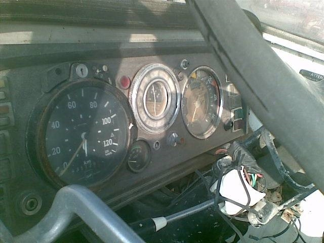 PPM Renault - Autódaru: 3 kép. PPM Renault - Autódaru: 3 kép.