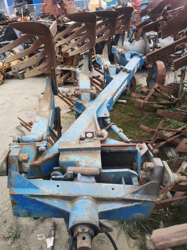 Rabe Rabewerk 4 Rabe Rabewerk 4 - Eke: 2 kép. Rabe Rabewerk 4 Rabe Rabewerk 4 - Eke: 2 kép.