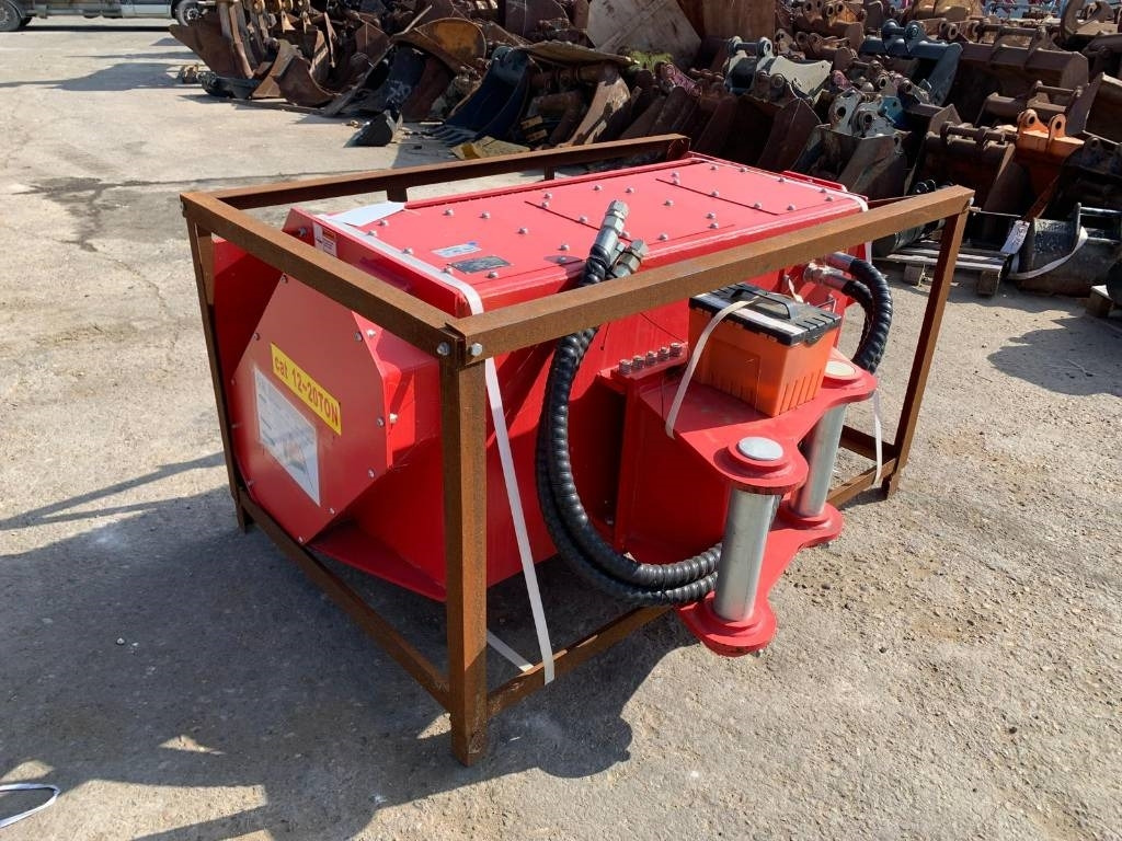 Raytree REDM50 NEW - Erdészeti mulcsozó: 3 kép. Raytree REDM50 NEW - Erdészeti mulcsozó: 3 kép.