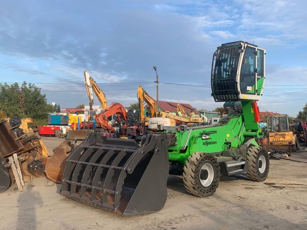 Sennebogen 355 E - Teleszkópos rakodó: 2 kép. Sennebogen 355 E - Teleszkópos rakodó: 2 kép.