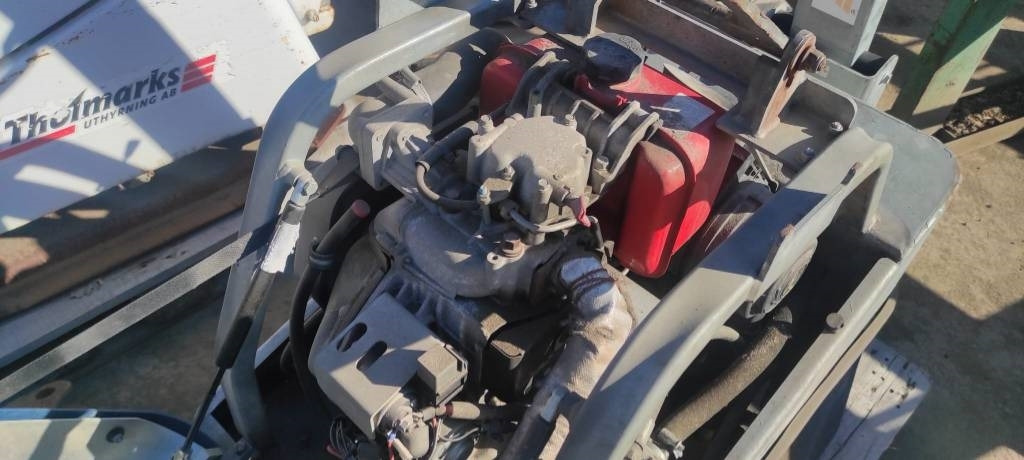 Swepac FB 465 - Lapvibrátor: 4 kép. Swepac FB 465 - Lapvibrátor: 4 kép.