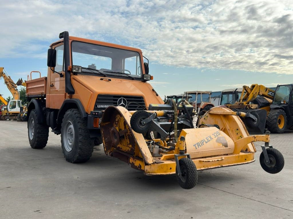 Mercedes-Benz Unimog 408/10 - Többcélú/ Speciális jármű: 5 kép. Mercedes-Benz Unimog 408/10 - Többcélú/ Speciális jármű: 5 kép.
