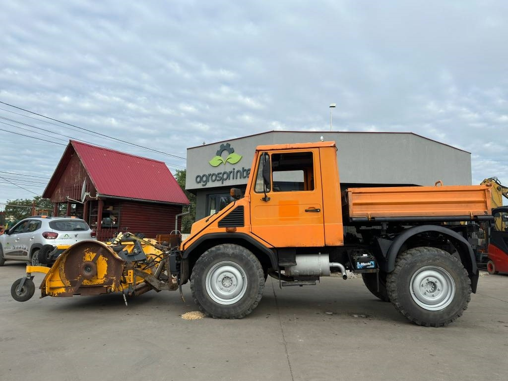 Mercedes-Benz Unimog 408/10 - Többcélú/ Speciális jármű: 2 kép. Mercedes-Benz Unimog 408/10 - Többcélú/ Speciális jármű: 2 kép.