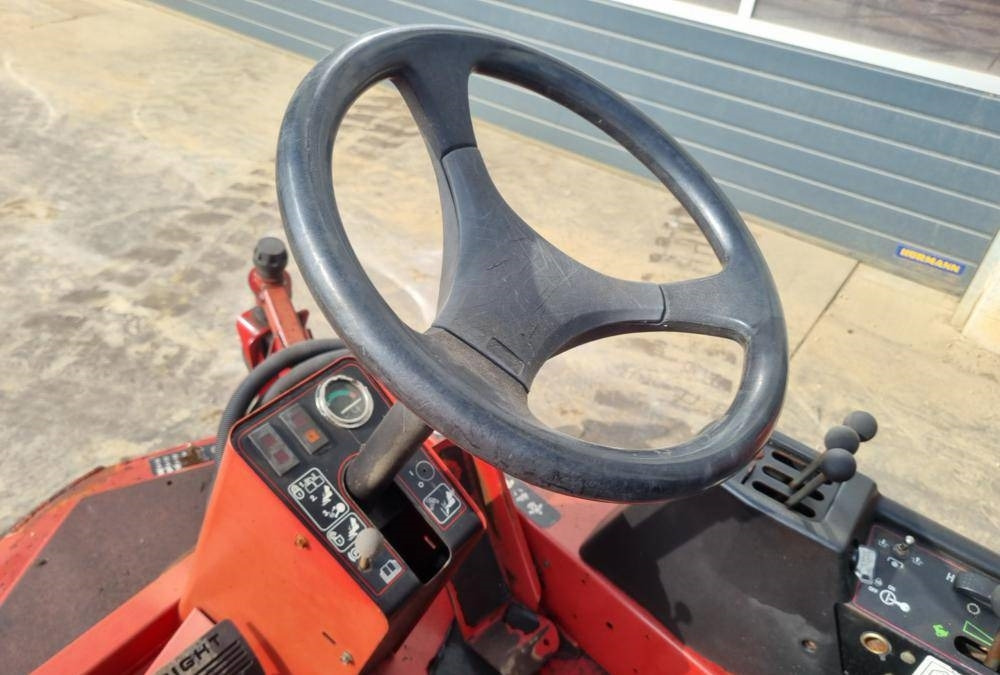 Kerti fűkasza Toro GROUNDSMASTER 30410: 10 kép. Kerti fűkasza Toro GROUNDSMASTER 30410: 10 kép.