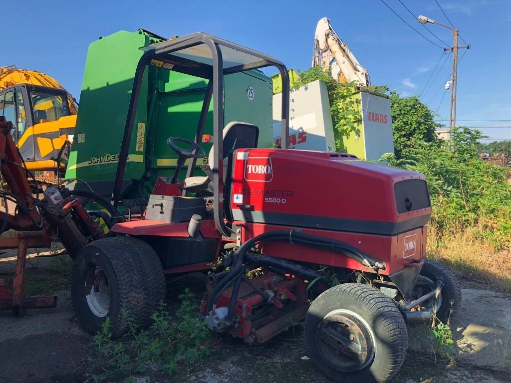 Toro REELMASTER 5500D - Kerti fűkasza: 3 kép. Toro REELMASTER 5500D - Kerti fűkasza: 3 kép.