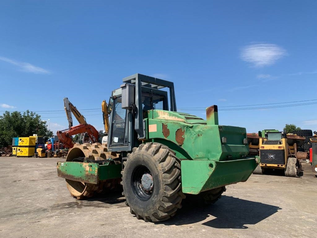 Vibromax W1405D - Talajtömörítő: 3 kép. Vibromax W1405D - Talajtömörítő: 3 kép.