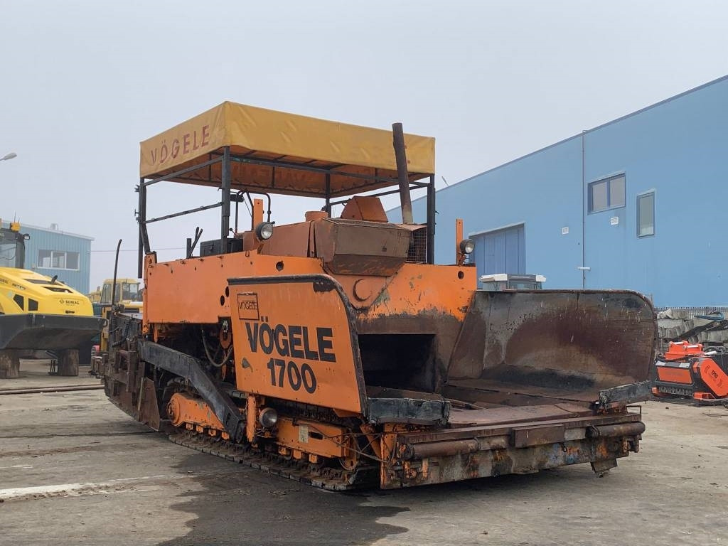 Vögele 1700 - Útburkológép: 1 kép. Vögele 1700 - Útburkológép: 1 kép.