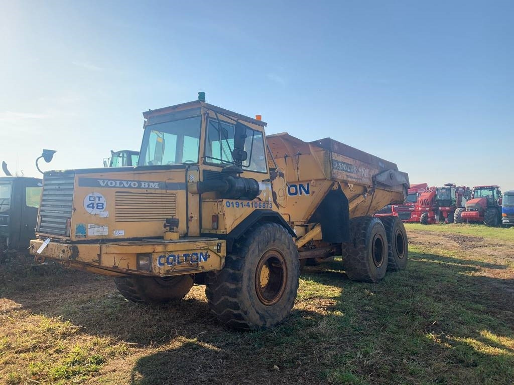 Volvo A 25 C - Csuklós dömper: 2 kép. Volvo A 25 C - Csuklós dömper: 2 kép.