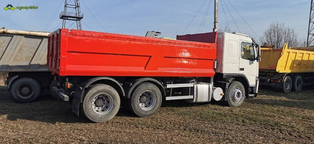Volvo FM12 420 - Billenőplatós teherautó: 3 kép. Volvo FM12 420 - Billenőplatós teherautó: 3 kép.