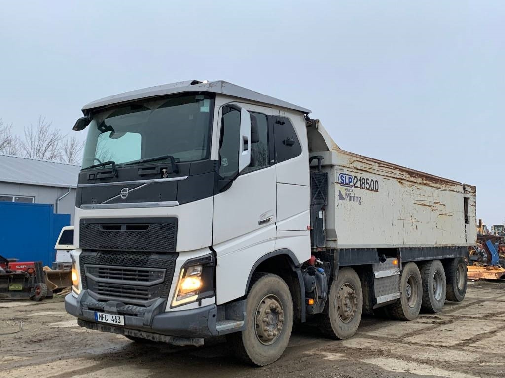 Volvo FMX 540 10x6 - Billenőplatós teherautó: 1 kép. Volvo FMX 540 10x6 - Billenőplatós teherautó: 1 kép.