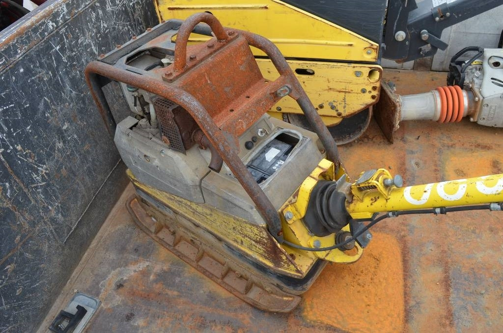 Wacker Neuson DPU5045H - Lapvibrátor: 2 kép. Wacker Neuson DPU5045H - Lapvibrátor: 2 kép.