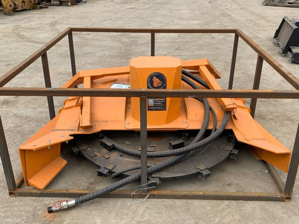 Wolverine DM-13-72W Mulcher - Erdészeti mulcsozó: 1 kép. Wolverine DM-13-72W Mulcher - Erdészeti mulcsozó: 1 kép.