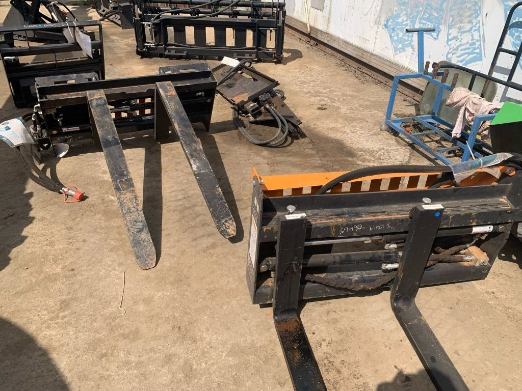 Wolverine PFA-11-3300G Forks - Raklapvilla - Építőipari gépek: 1 kép. Wolverine PFA-11-3300G Forks - Raklapvilla - Építőipari gépek: 1 kép.