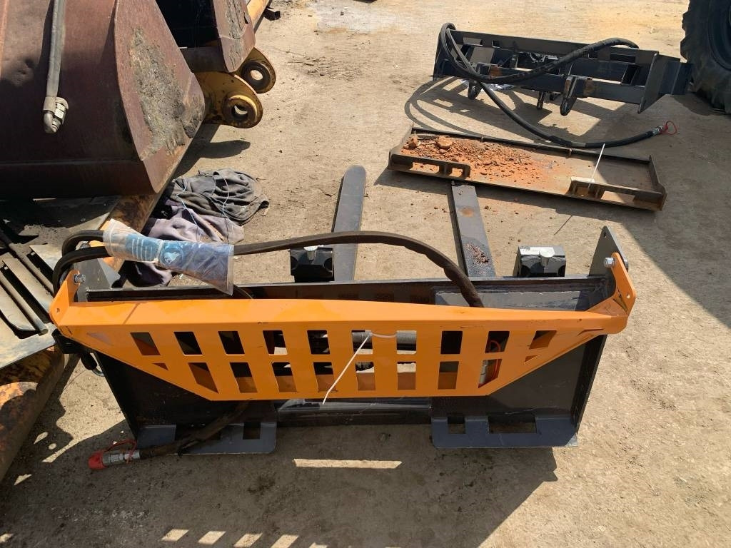 Wolverine PFA-11-3300G Forks - Raklapvilla - Építőipari gépek: 2 kép. Wolverine PFA-11-3300G Forks - Raklapvilla - Építőipari gépek: 2 kép.