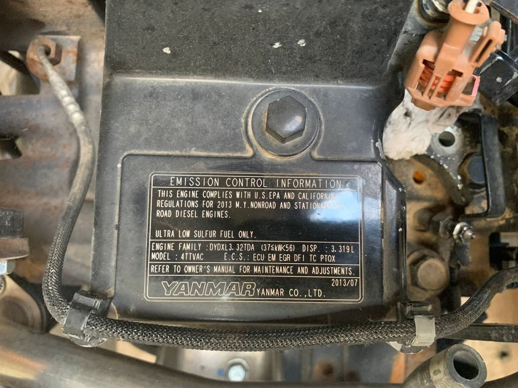 Yanmar 4TNV98CT - Motor - Építőipari gépek: 5 kép. Yanmar 4TNV98CT - Motor - Építőipari gépek: 5 kép.