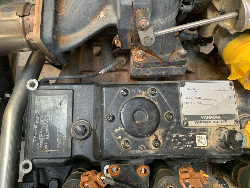 Yanmar 4TNV98CT - Motor - Építőipari gépek: 3 kép. Yanmar 4TNV98CT - Motor - Építőipari gépek: 3 kép.