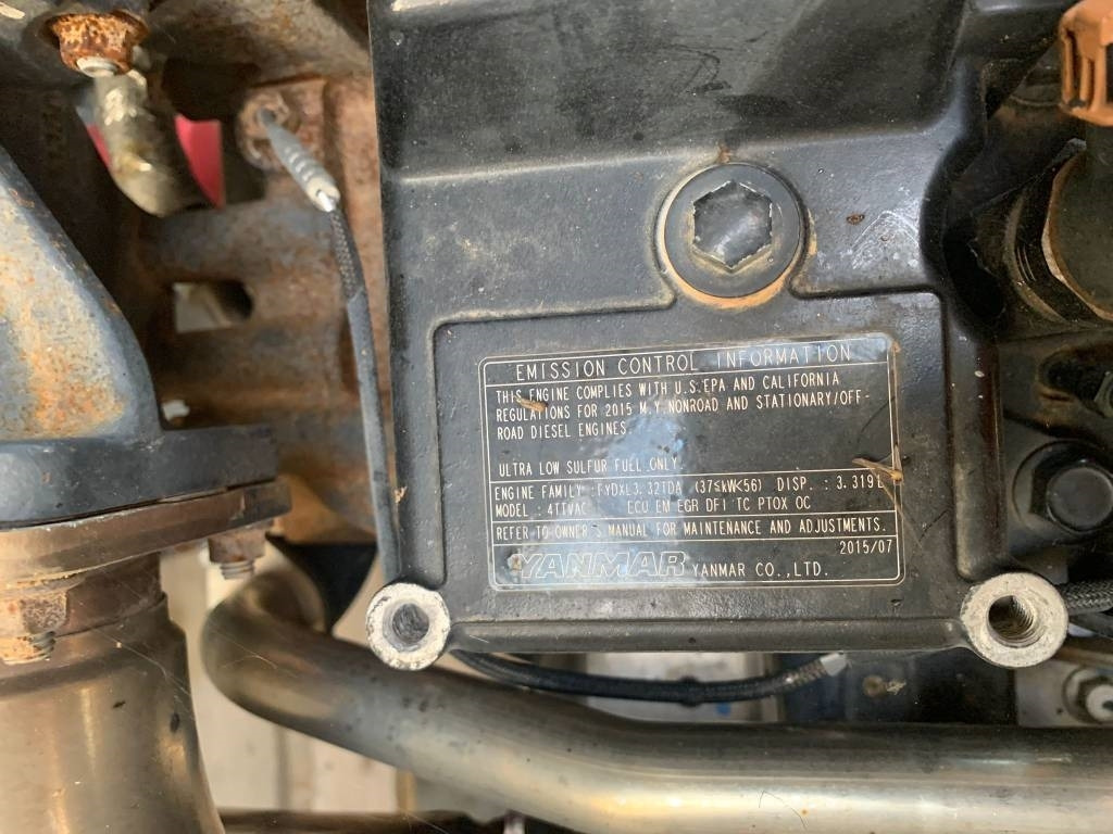 Yanmar 4TNV98CT - Motor - Építőipari gépek: 4 kép. Yanmar 4TNV98CT - Motor - Építőipari gépek: 4 kép.