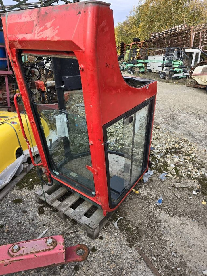 Yanmar Vio 25 Cabine - Fülke - Építőipari gépek: 1 kép. Yanmar Vio 25 Cabine - Fülke - Építőipari gépek: 1 kép.