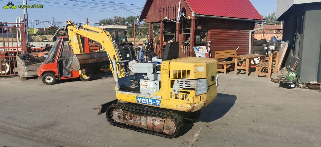 Yuchai YC15SCH-7 - Minikotró: 3 kép. Yuchai YC15SCH-7 - Minikotró: 3 kép.
