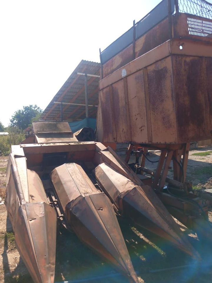 ZMAI 222 - Betakarító gép: 1 kép. ZMAI 222 - Betakarító gép: 1 kép.