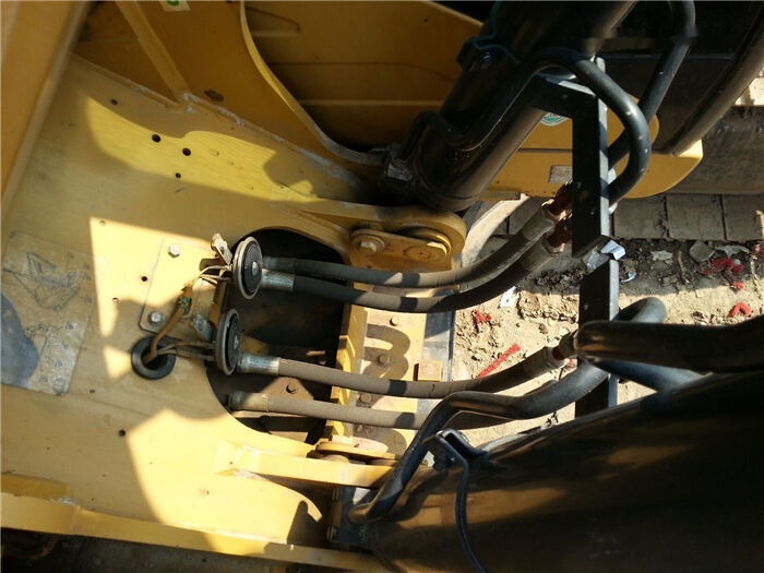 Caterpillar 315D - Lánctalpas kotró: 1 kép. Caterpillar 315D - Lánctalpas kotró: 1 kép.